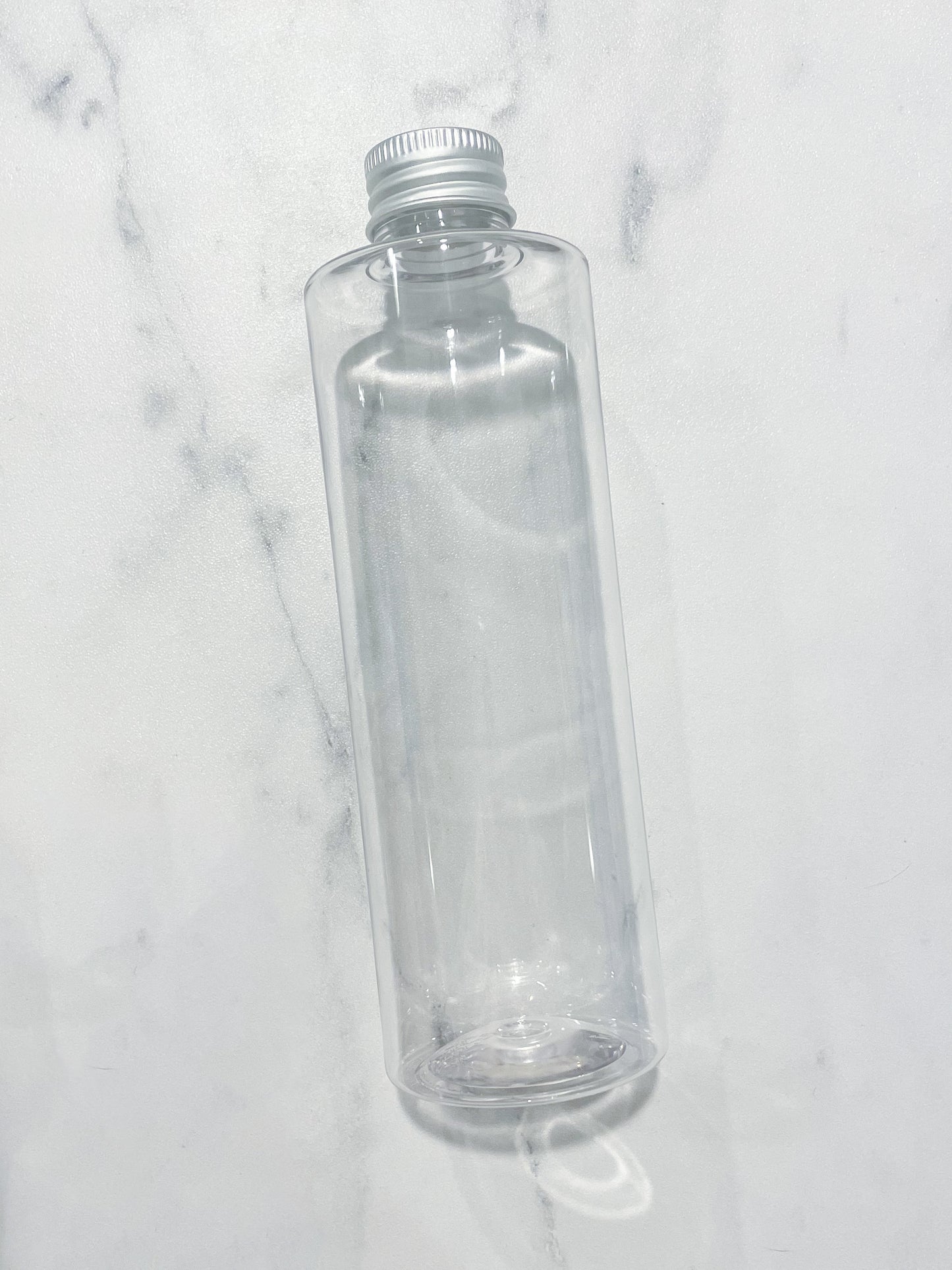 8oz Plastic PET Bottle with Closures | Bouteille en plastique PET de 8oz avec bouchons